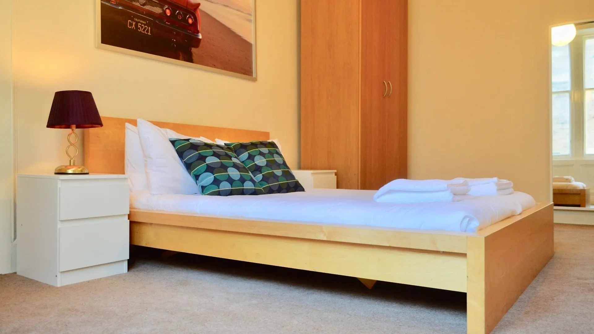 3 Bedroom Bruntsfield Flat Edinburgh 0*,